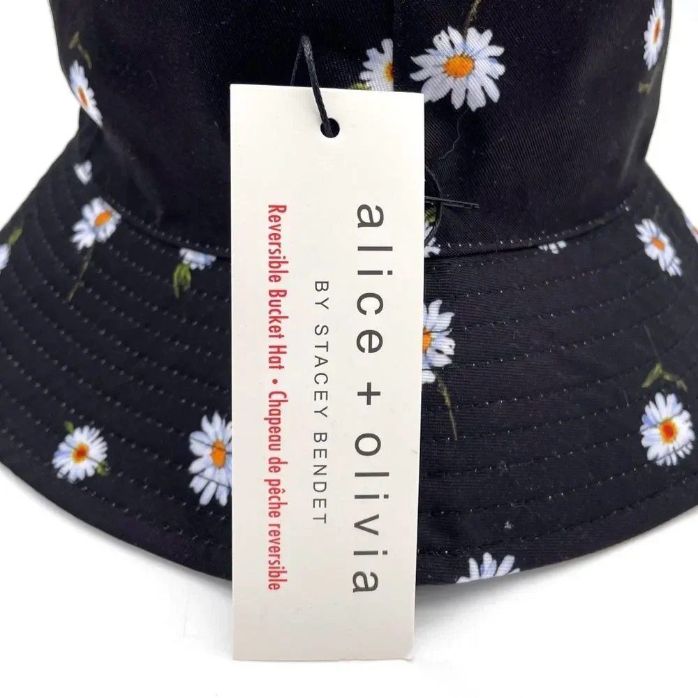 NWT Alice + Olivia x FabFitFun Reversible Bucket Hat Black & White Daisy Print